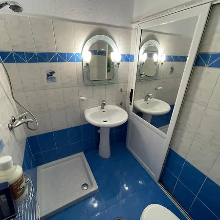 Hidden Behind The Dictator Accommodatie bij particulieren