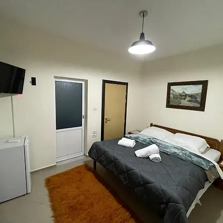 Hidden Behind The Dictator 民宿