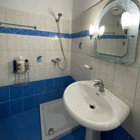 民宿 Hidden Behind The Dictator