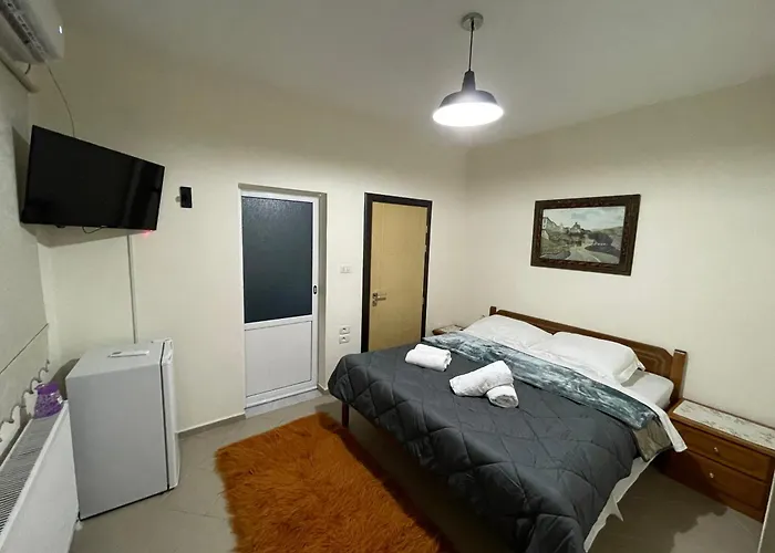 Hidden Behind The Dictator 民宿